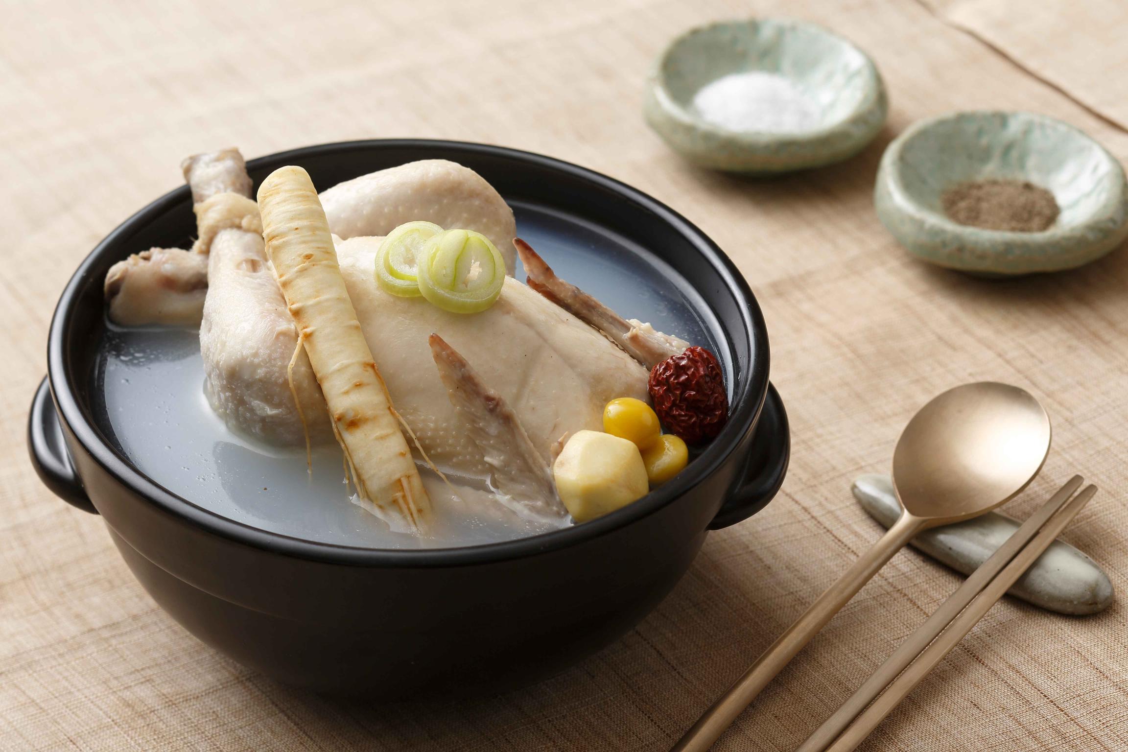 겨울에 더 찾게 되는 보양식, 실패 없는 삼계탕 만드는 방법