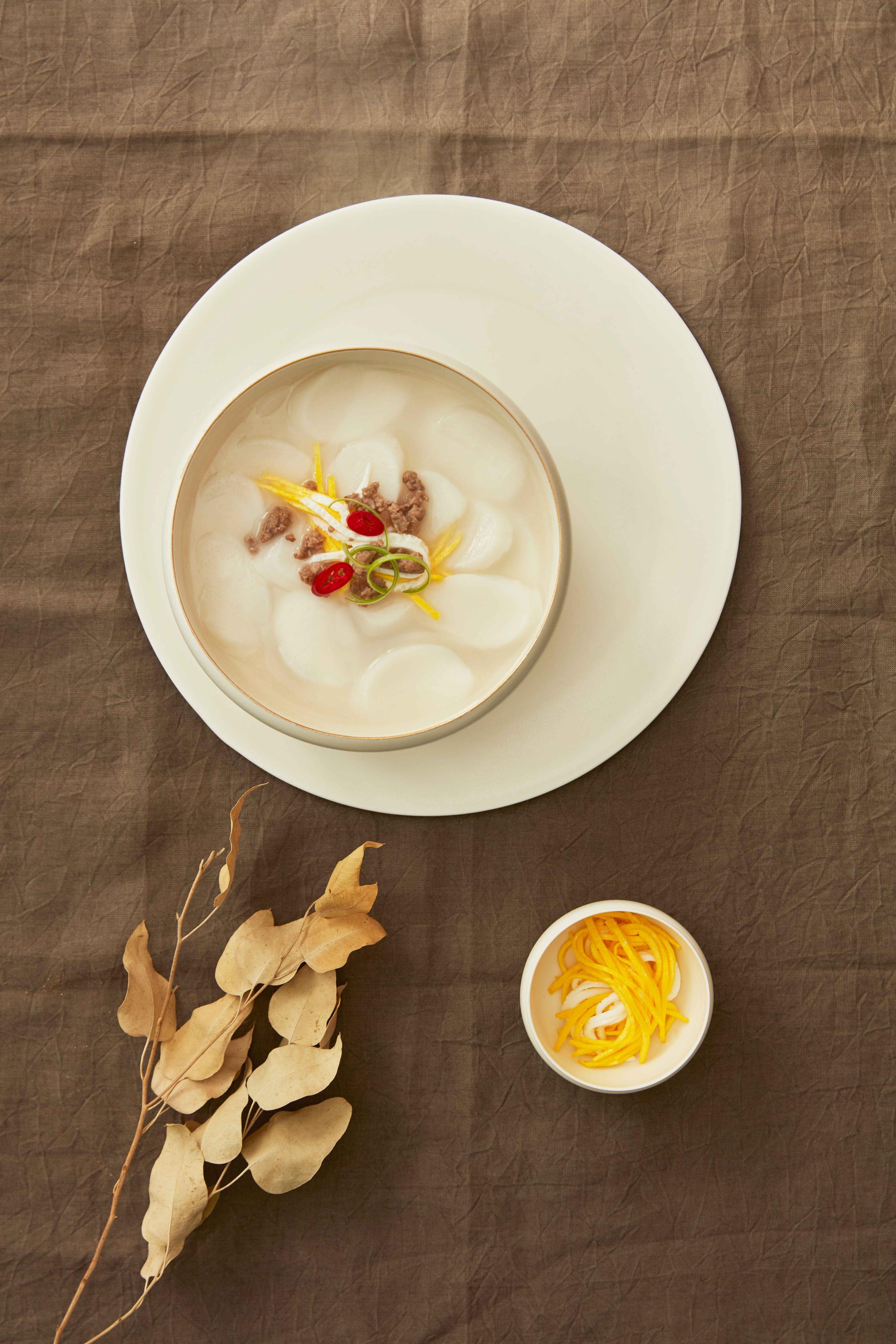 떡국 후 남은 떡 버리지 마세요, 5분 만에 기름떡볶이로 환생합니다