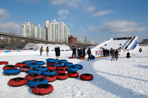 겨울 방학 필수 코스! 2025~2026 한강공원 눈썰매장 이용 안내