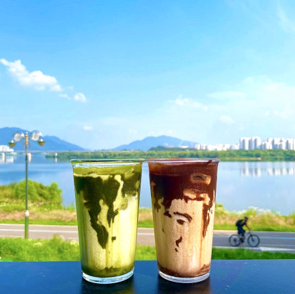 분위기 터지는 서울 근교 한강뷰 물멍 카페...