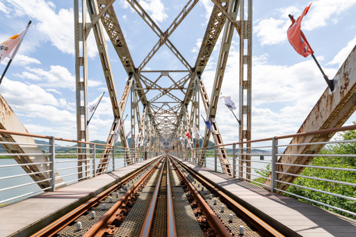 “강 위 15m를 달린다고?” 국내에 여기뿐인 부산 근교 김해 낙동강 레일파크