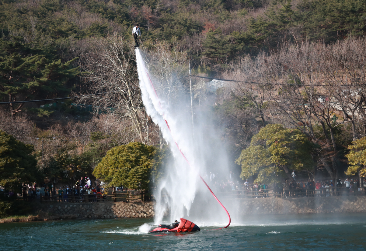 사진=여수영취산진달래축제보존회 공식 홈페이지