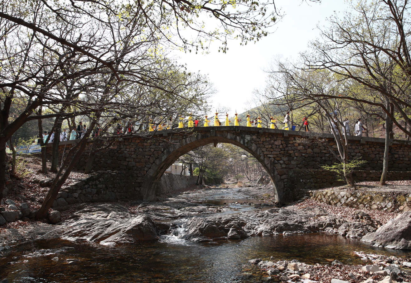 사진=여수영취산진달래축제보존회 공식 홈페이지